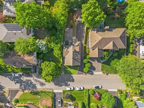 15 Pershing Avenue Locust Valley NY 11560