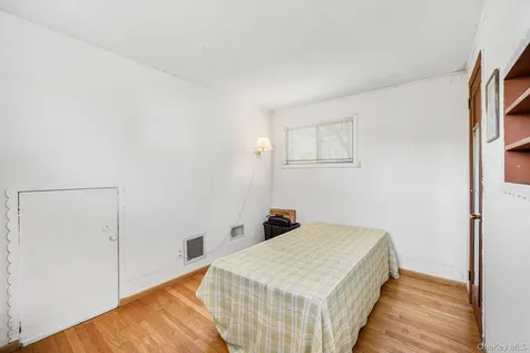 216 Oak Street Massapequa Park NY 11762