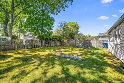 216 Oak Street Massapequa Park NY 11762