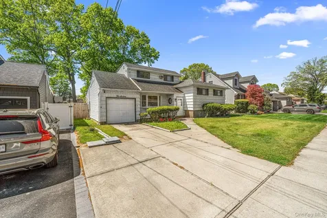 216 Oak Street Massapequa Park NY 11762