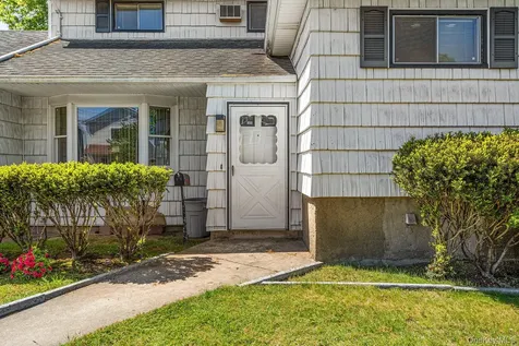 216 Oak Street Massapequa Park NY 11762