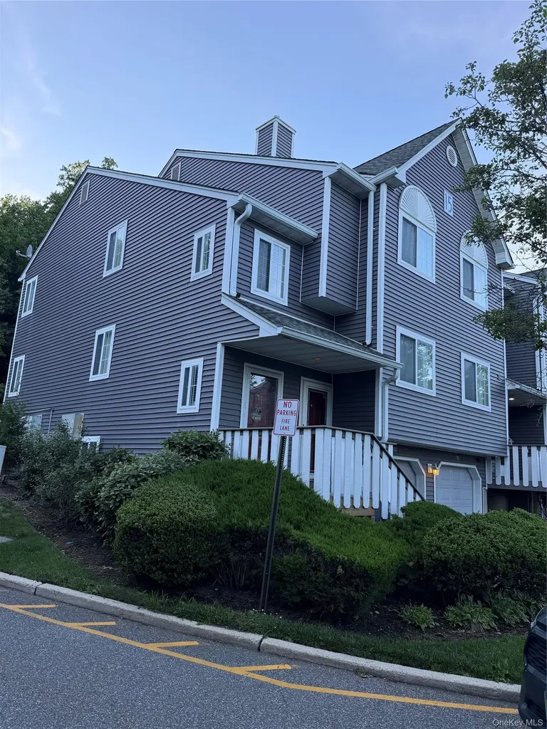 88 Eagle Ridge Way Nanuet NY 10954