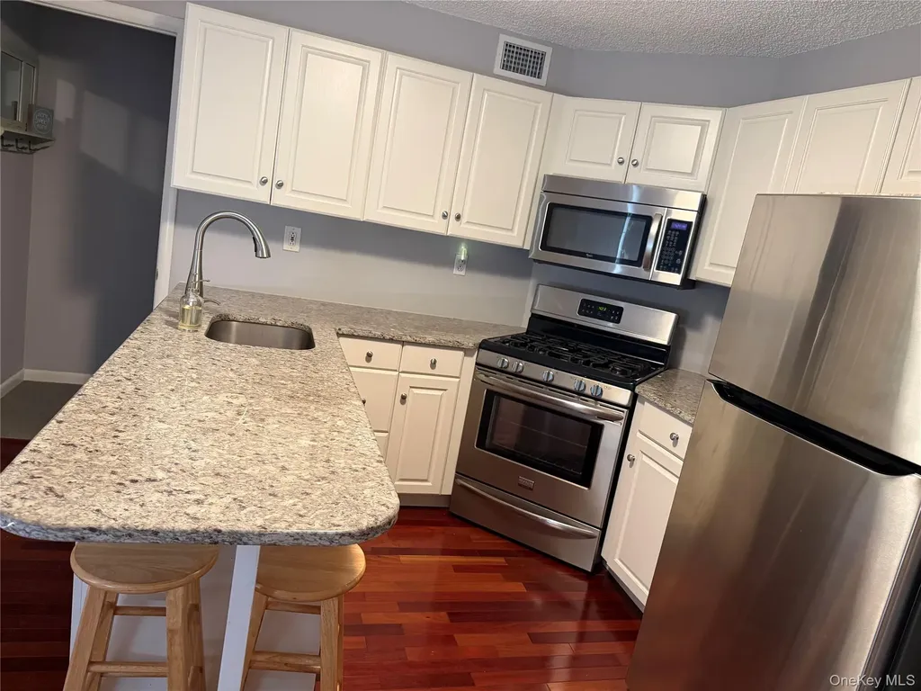 88 Eagle Ridge Way Nanuet NY 10954