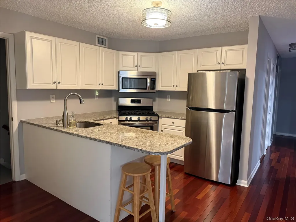 88 Eagle Ridge Way Nanuet NY 10954