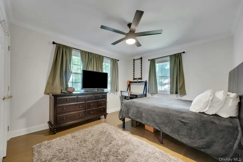 59 Chester Place Thornwood NY 10594
