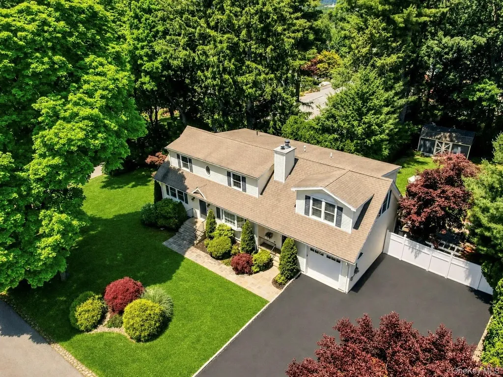 59 Chester Place Thornwood NY 10594