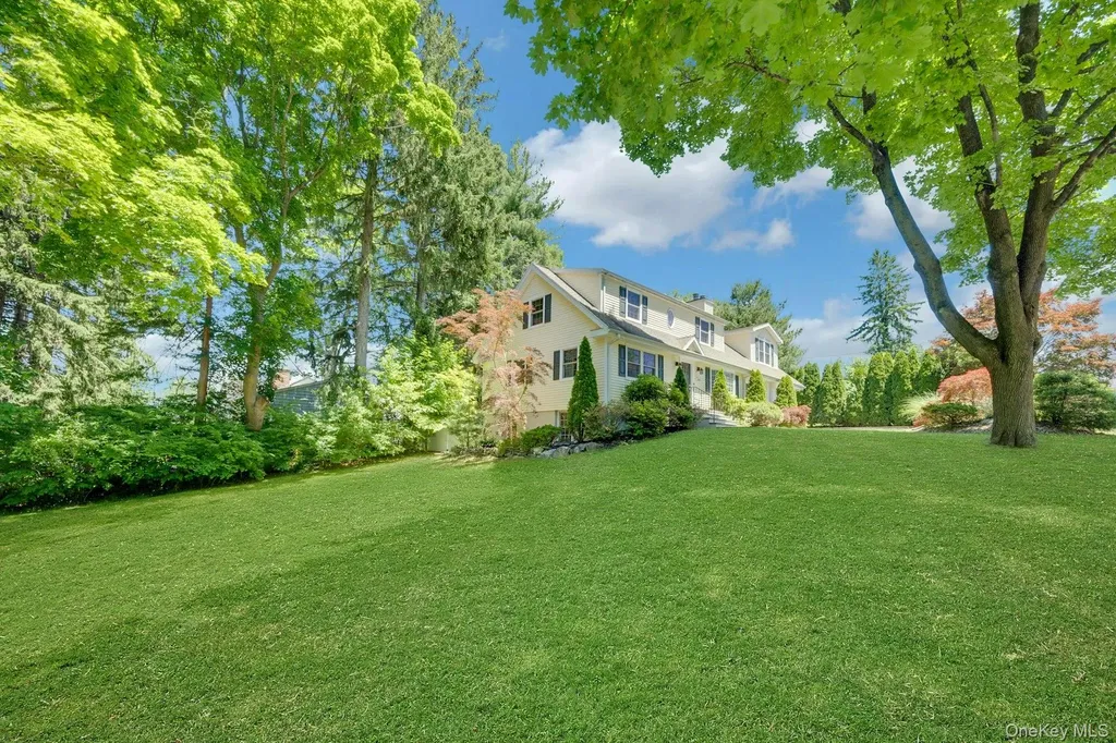 59 Chester Place Thornwood NY 10594