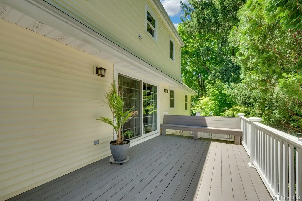 59 Chester Place Thornwood NY 10594