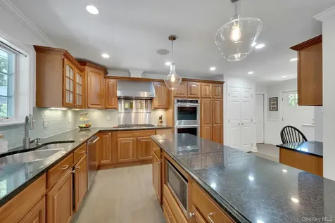 59 Chester Place Thornwood NY 10594