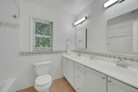 59 Chester Place Thornwood NY 10594