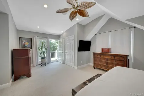 59 Chester Place Thornwood NY 10594