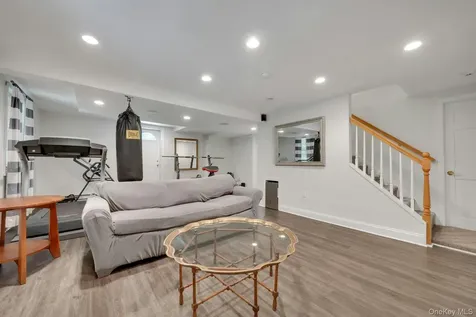 59 Chester Place Thornwood NY 10594