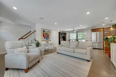 59 Chester Place Thornwood NY 10594