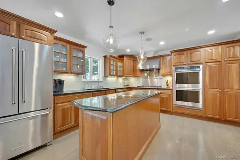 59 Chester Place Thornwood NY 10594