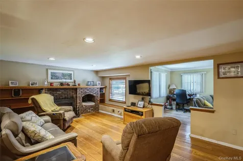12 Swan Lane Hauppauge NY 11788
