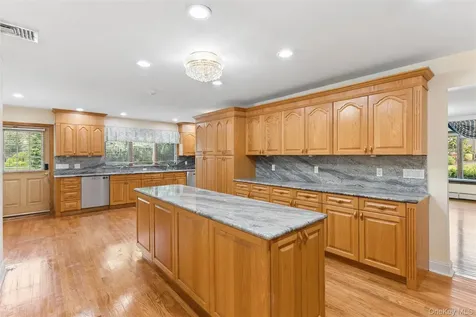 72 Lake End Road Merrick NY 11566