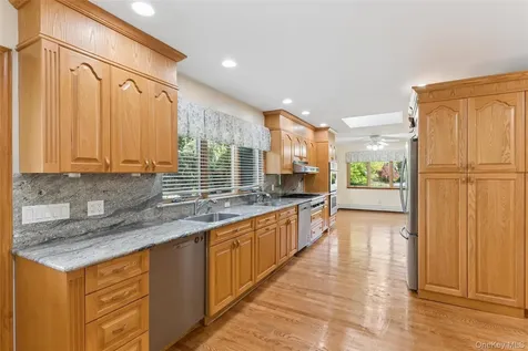 72 Lake End Road Merrick NY 11566