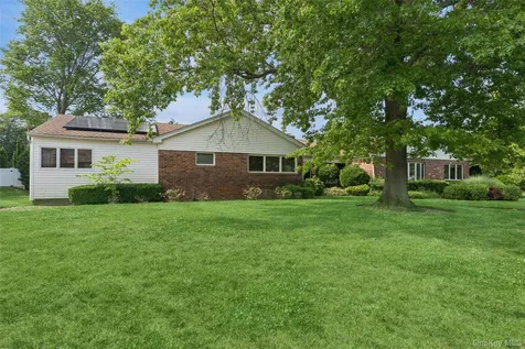 72 Lake End Road Merrick NY 11566