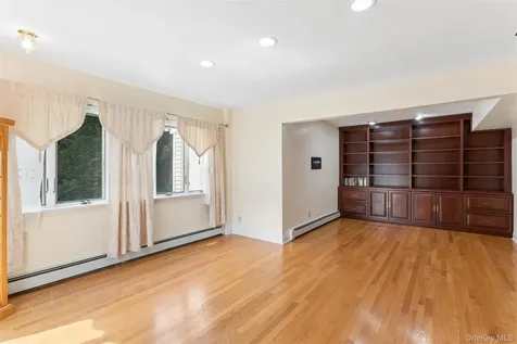 72 Lake End Road Merrick NY 11566