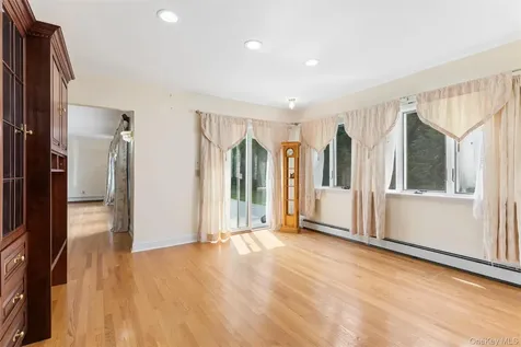 72 Lake End Road Merrick NY 11566