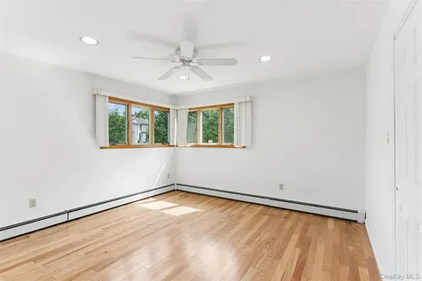 72 Lake End Road Merrick NY 11566