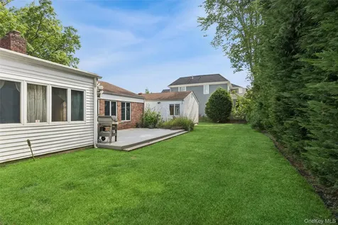 72 Lake End Road Merrick NY 11566