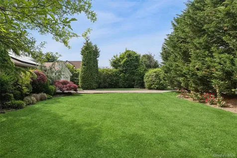 72 Lake End Road Merrick NY 11566