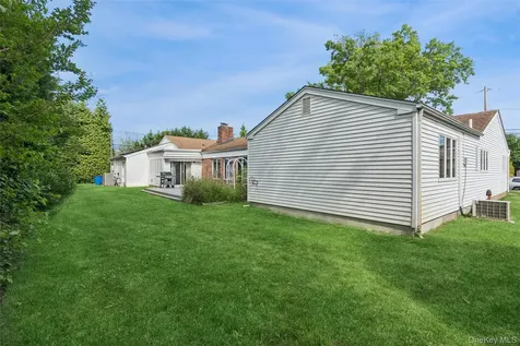 72 Lake End Road Merrick NY 11566