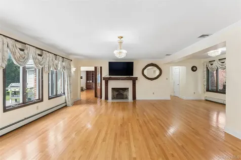 72 Lake End Road Merrick NY 11566