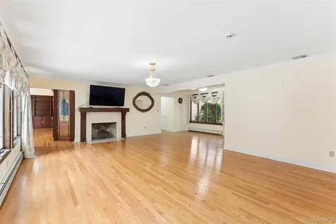 72 Lake End Road Merrick NY 11566