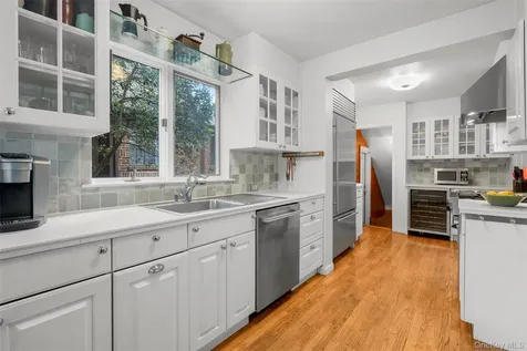 683 Forest Avenue Larchmont NY 10538