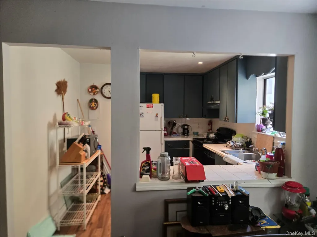 13 Granada Crescent White Plains NY 10603