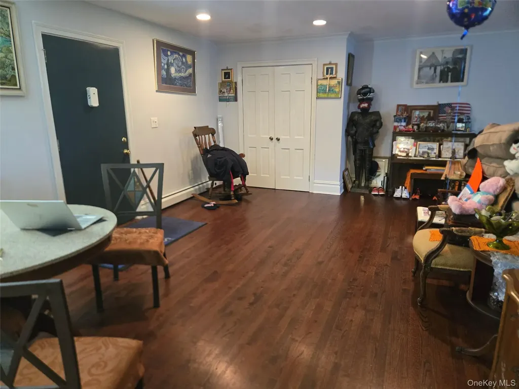 13 Granada Crescent White Plains NY 10603