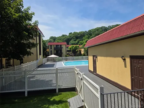 13 Granada Crescent White Plains NY 10603
