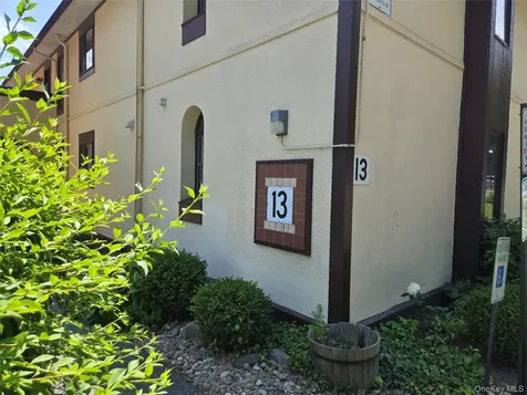 13 Granada Crescent White Plains NY 10603