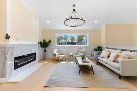 1059 Denton Avenue Manhasset Hills NY 11040