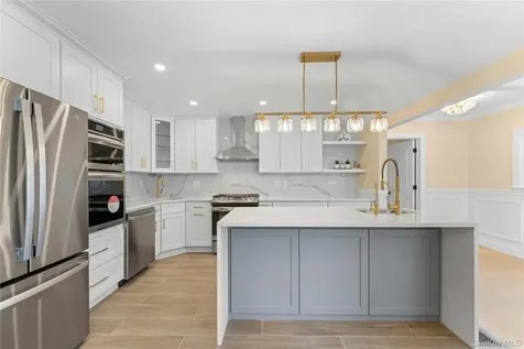 1059 Denton Avenue Manhasset Hills NY 11040