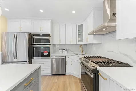 1059 Denton Avenue Manhasset Hills NY 11040