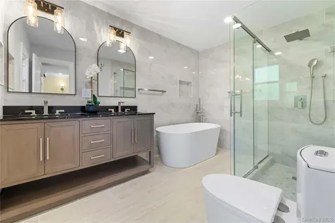 1059 Denton Avenue Manhasset Hills NY 11040