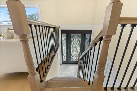 1059 Denton Avenue Manhasset Hills NY 11040
