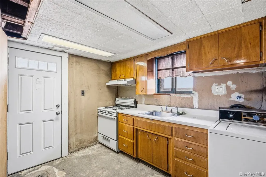 1228 80th Street Brooklyn NY 11228