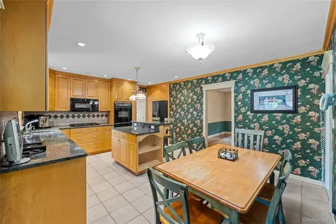 67 Raymond Place Hewlett NY 11557