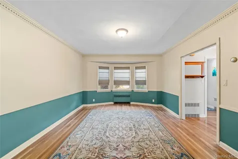 67 Raymond Place Hewlett NY 11557