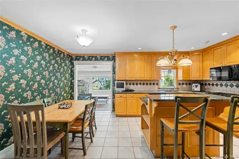 67 Raymond Place Hewlett NY 11557