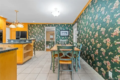 67 Raymond Place Hewlett NY 11557