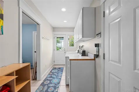 67 Raymond Place Hewlett NY 11557