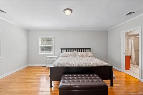 67 Raymond Place Hewlett NY 11557
