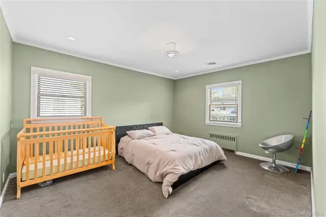 67 Raymond Place Hewlett NY 11557