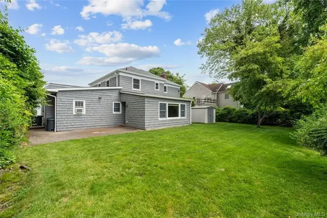 67 Raymond Place Hewlett NY 11557