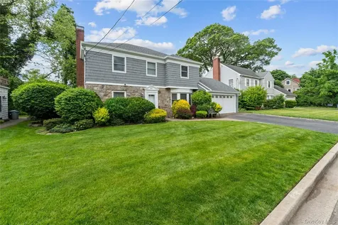 67 Raymond Place Hewlett NY 11557